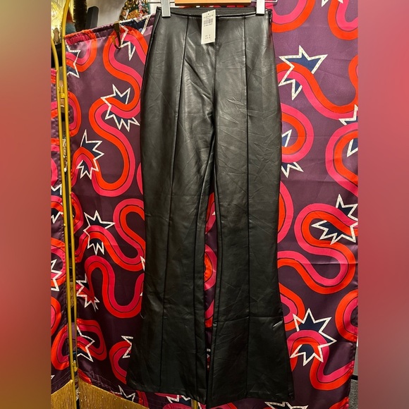 NWT Abercrombie & Fitch Vegan Leather Split Hem Flare High Rise Pants Short new - Picture 2 of 14